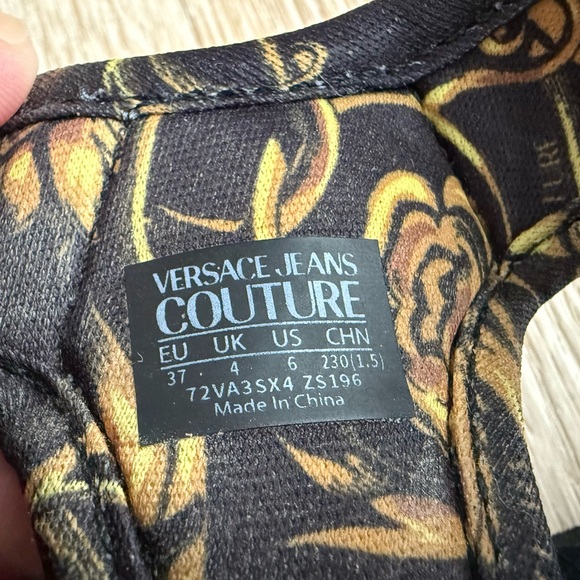 Versace Jeans Couture baroque prints strap sandals Black and Gold. - Picture 4 of 5